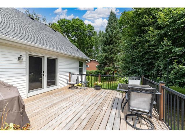 67 W Wood Ridge Drive, River Falls, WI 54022