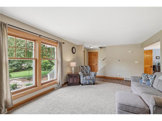 67 W Wood Ridge Drive, River Falls, WI 54022