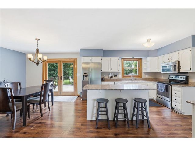 67 W Wood Ridge Drive, River Falls, WI 54022