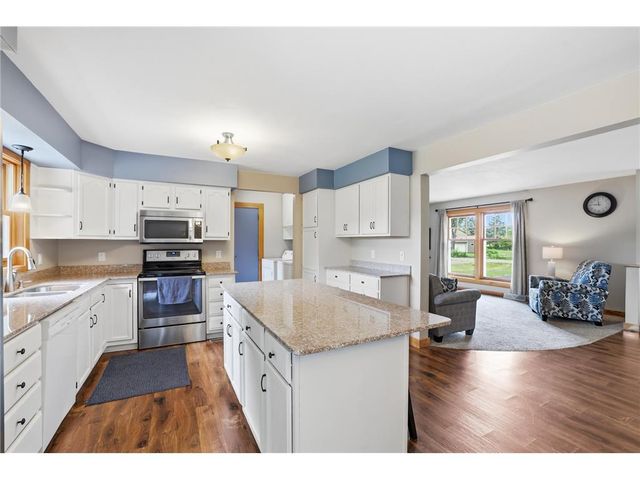 67 W Wood Ridge Drive, River Falls, WI 54022