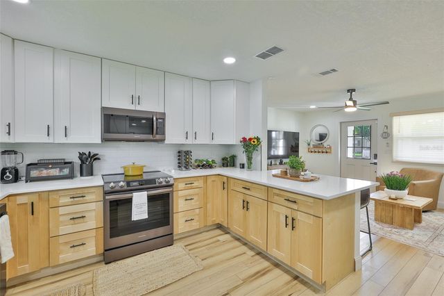 4703 W WALLACE AVENUE, Tampa, FL 33611