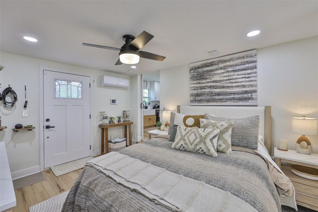 4703 W WALLACE AVENUE, Tampa, FL 33611