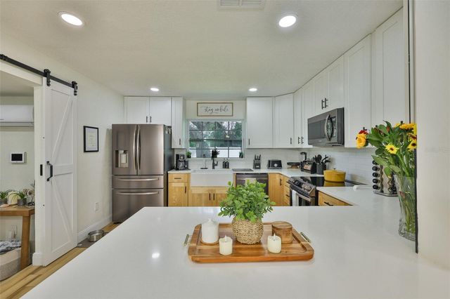 4703 W WALLACE AVENUE, Tampa, FL 33611