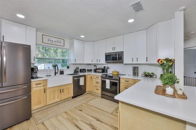 4703 W WALLACE AVENUE, Tampa, FL 33611