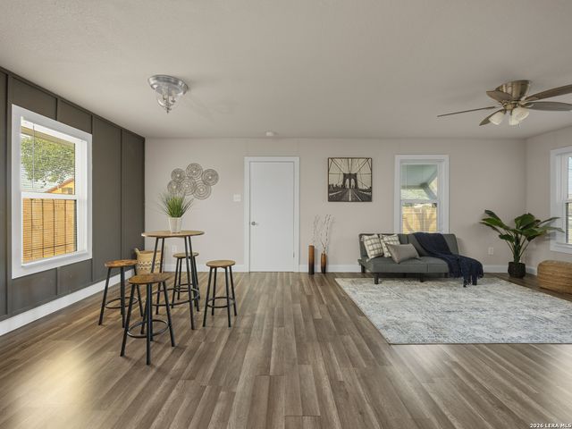 105 Avenue D, Converse, TX 78109