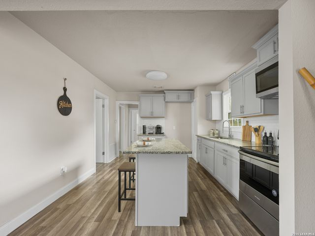 105 Avenue D, Converse, TX 78109