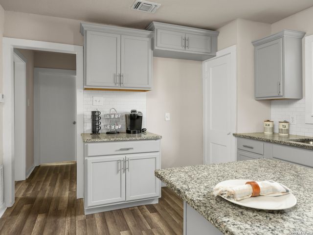 105 Avenue D, Converse, TX 78109