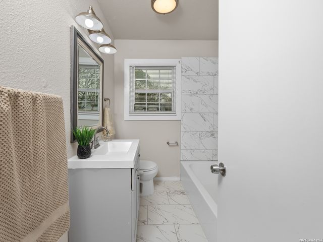 105 Avenue D, Converse, TX 78109