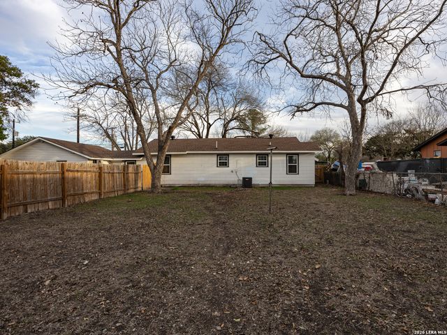 105 Avenue D, Converse, TX 78109