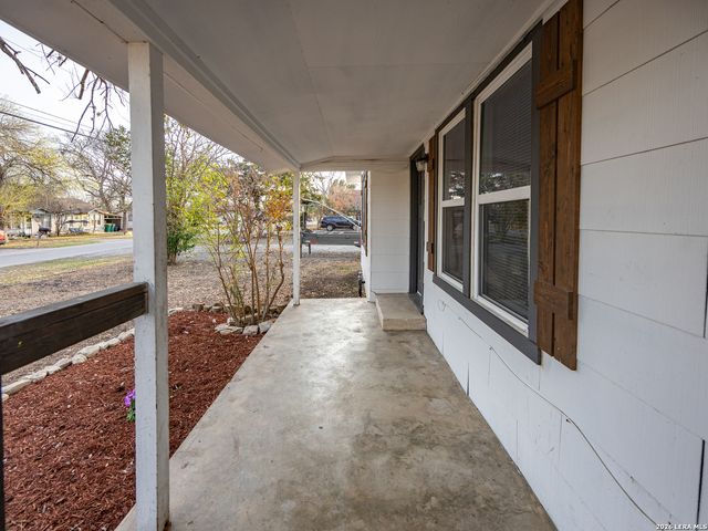 105 Avenue D, Converse, TX 78109