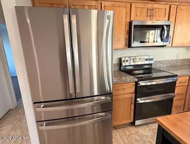 1318 W Tonopah Drive, Phoenix, AZ 85027