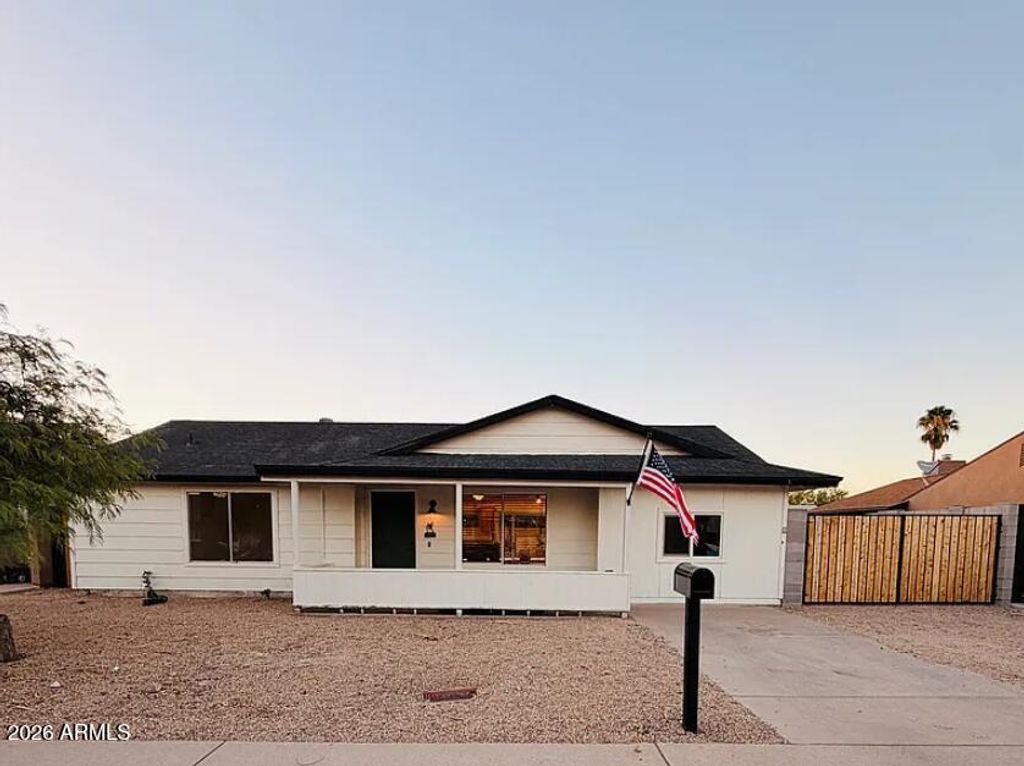 1318 W Tonopah Drive, Phoenix, AZ 85027