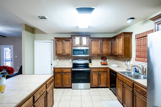 15404 Timberstone Dr, Prairieville, LA 70769