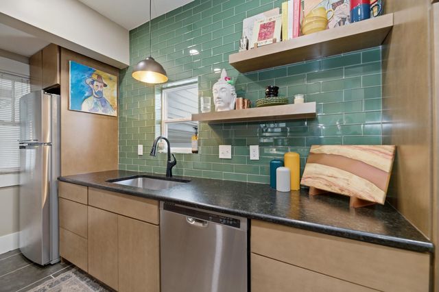 431 S Clifton Ave, Wichita, KS 67218