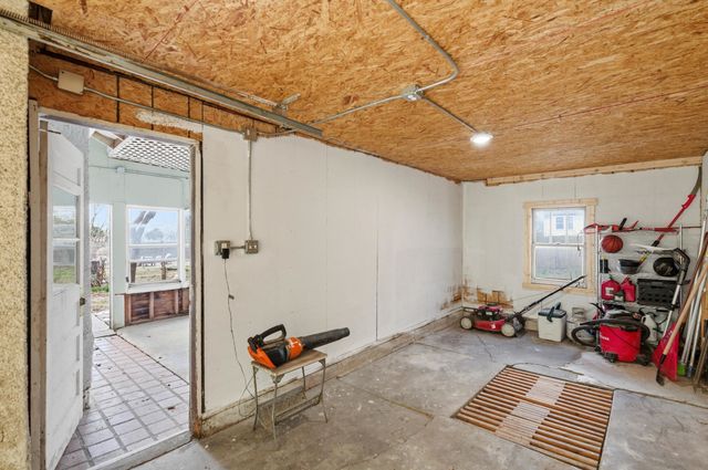 431 S Clifton Ave, Wichita, KS 67218