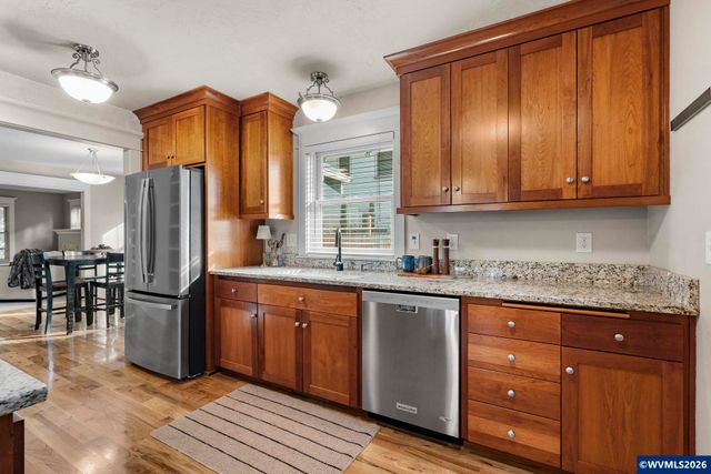 1275 Gwinn St E, Monmouth, OR 97361