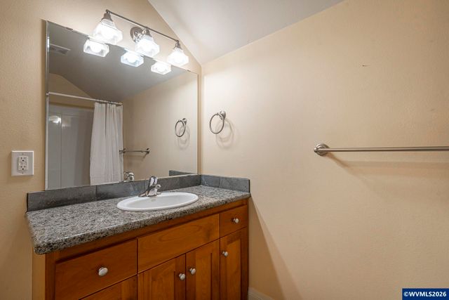 1275 Gwinn St E, Monmouth, OR 97361