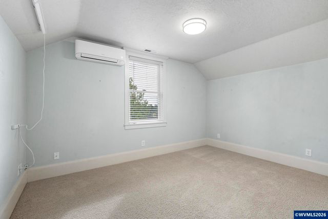 1275 Gwinn St E, Monmouth, OR 97361