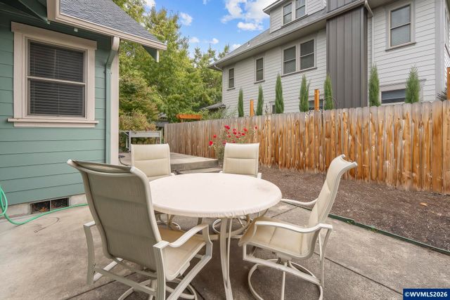 1275 Gwinn St E, Monmouth, OR 97361