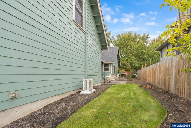 1275 Gwinn St E, Monmouth, OR 97361