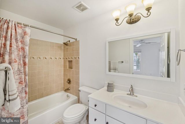 4 YELLOW PLUM CT, Rockville, MD 20850