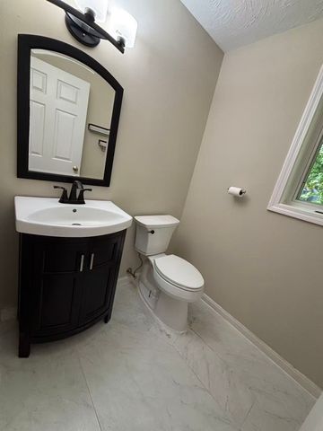 11 Yale, Hopkinton, MA 01748