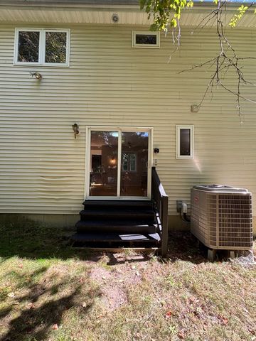 11 Yale, Hopkinton, MA 01748