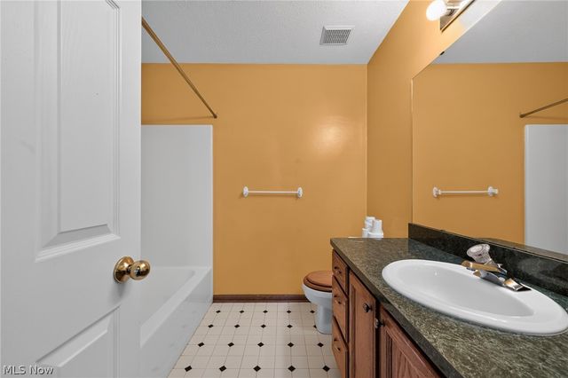 19342 Bradford Court, Strongsville, OH 44149