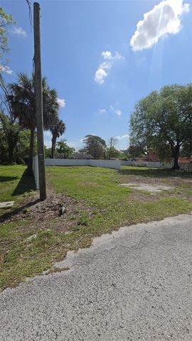 12505 FOUR OAKS ROAD, Tampa, FL 33624