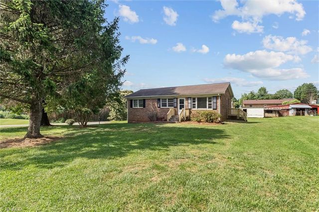 113 Jenny Lane, Pilot Mountain, NC 27041