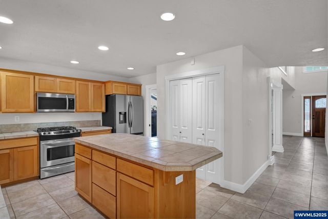 2310 Gale St NW, Albany, OR 97321