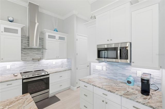 10039 KINGSVILLE DRIVE, Port Charlotte, FL 33981