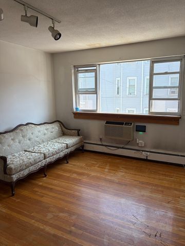 1 Melbourne Street 6, Boston, MA 02124