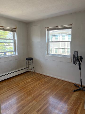 1 Melbourne Street 6, Boston, MA 02124
