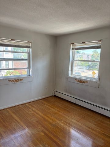 1 Melbourne Street 6, Boston, MA 02124