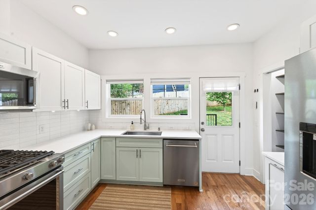 163 Sand Hill Road, Asheville, NC 28806