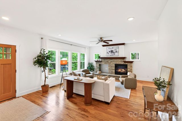 163 Sand Hill Road, Asheville, NC 28806