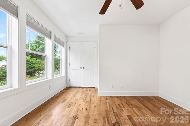 163 Sand Hill Road, Asheville, NC 28806