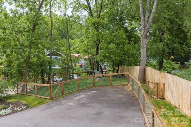 163 Sand Hill Road, Asheville, NC 28806