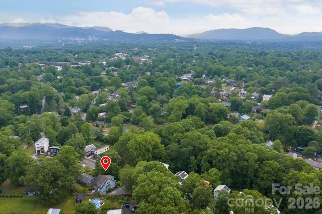 163 Sand Hill Road, Asheville, NC 28806