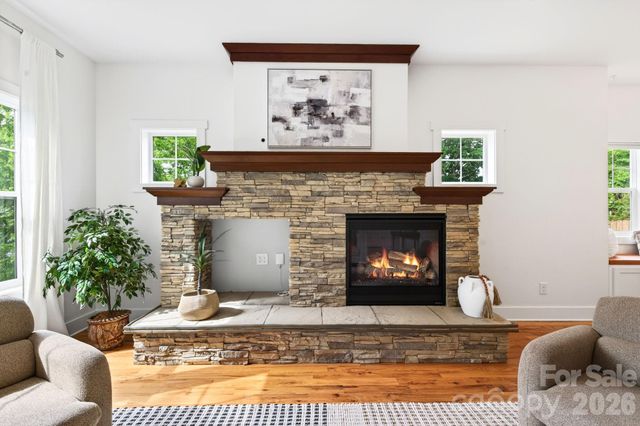 163 Sand Hill Road, Asheville, NC 28806