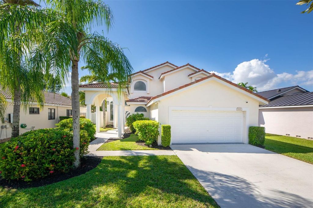 862 SW 176th Ave, Pembroke Pines, FL 33029