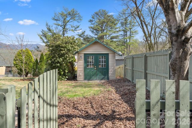 121 Westwood Road, Asheville, NC 28804