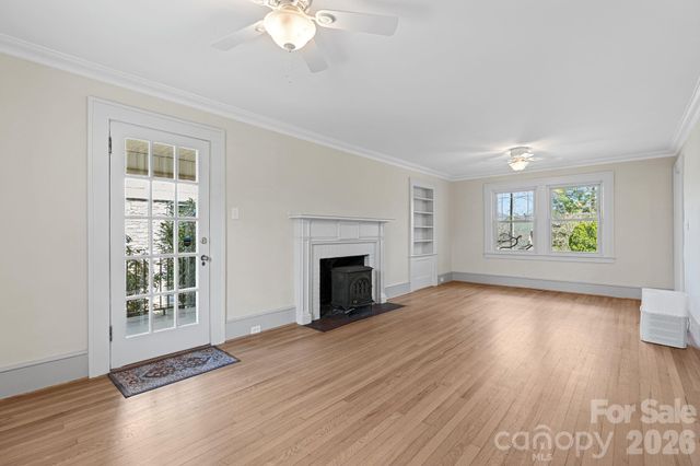 121 Westwood Road, Asheville, NC 28804