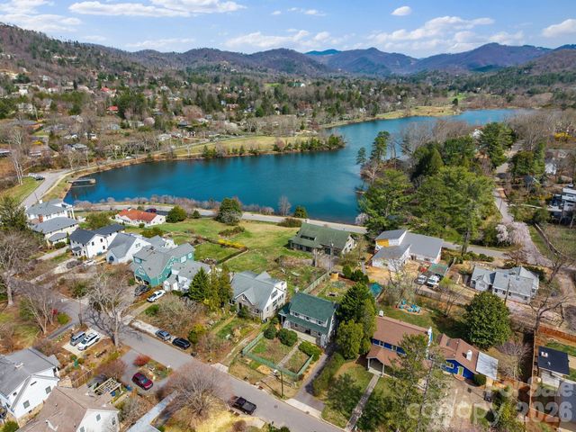 121 Westwood Road, Asheville, NC 28804