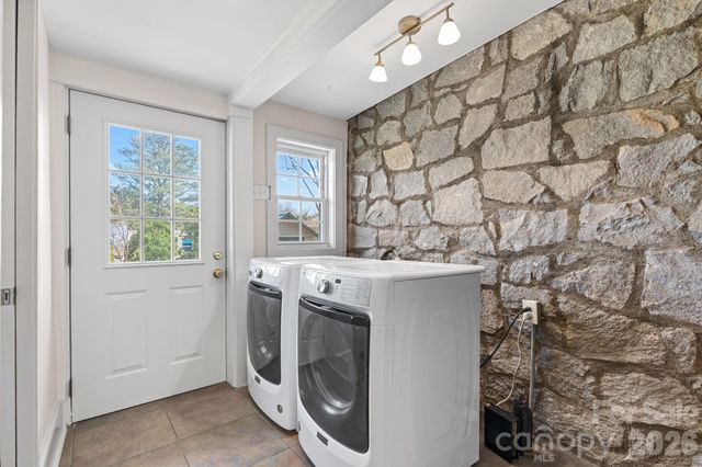 121 Westwood Road, Asheville, NC 28804