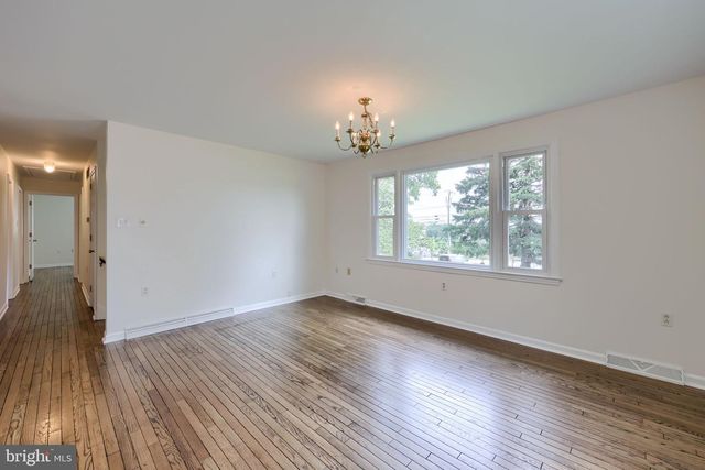 2810 HARRISBURG PIKE, Lancaster, PA 17601