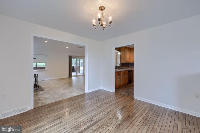2810 HARRISBURG PIKE, Lancaster, PA 17601