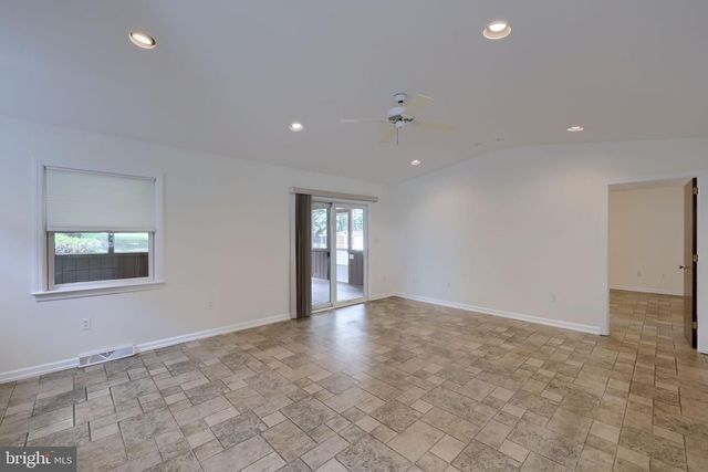2810 HARRISBURG PIKE, Lancaster, PA 17601