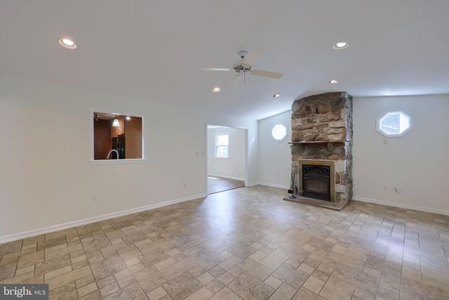 2810 HARRISBURG PIKE, Lancaster, PA 17601